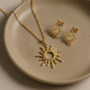Colar e Brinco Aura Solar Dourado Folheado a Ouro 18k